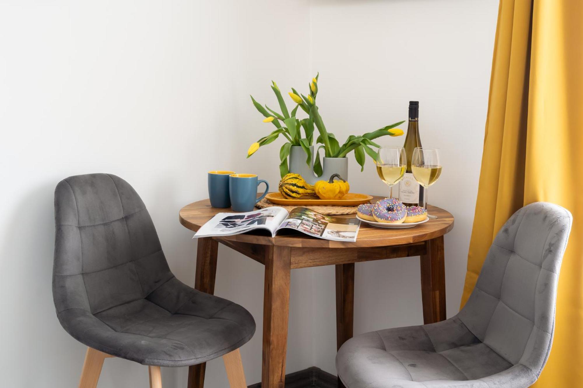 Green Garden & Private Parking Apartments With Playground 리가 외부 사진
