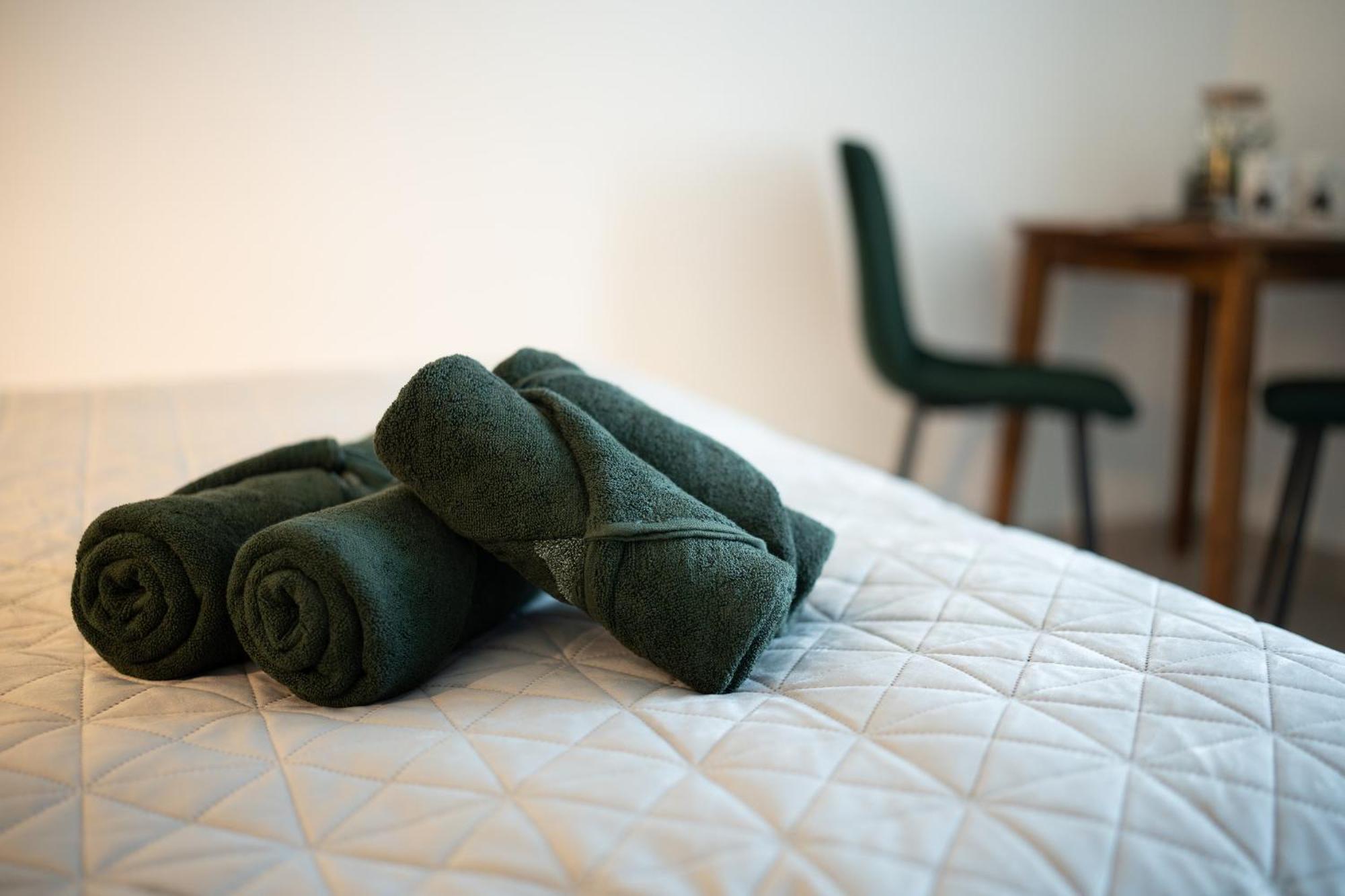 Green Garden & Private Parking Apartments With Playground 리가 외부 사진