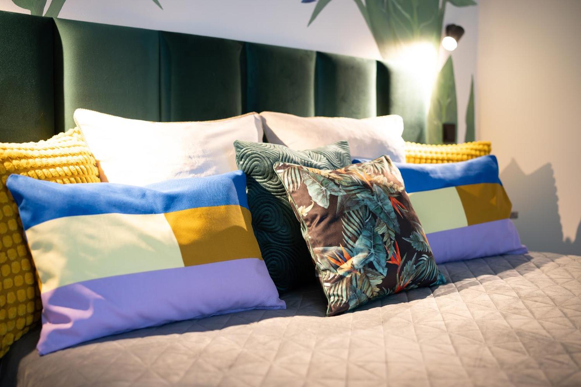Green Garden & Private Parking Apartments With Playground 리가 외부 사진