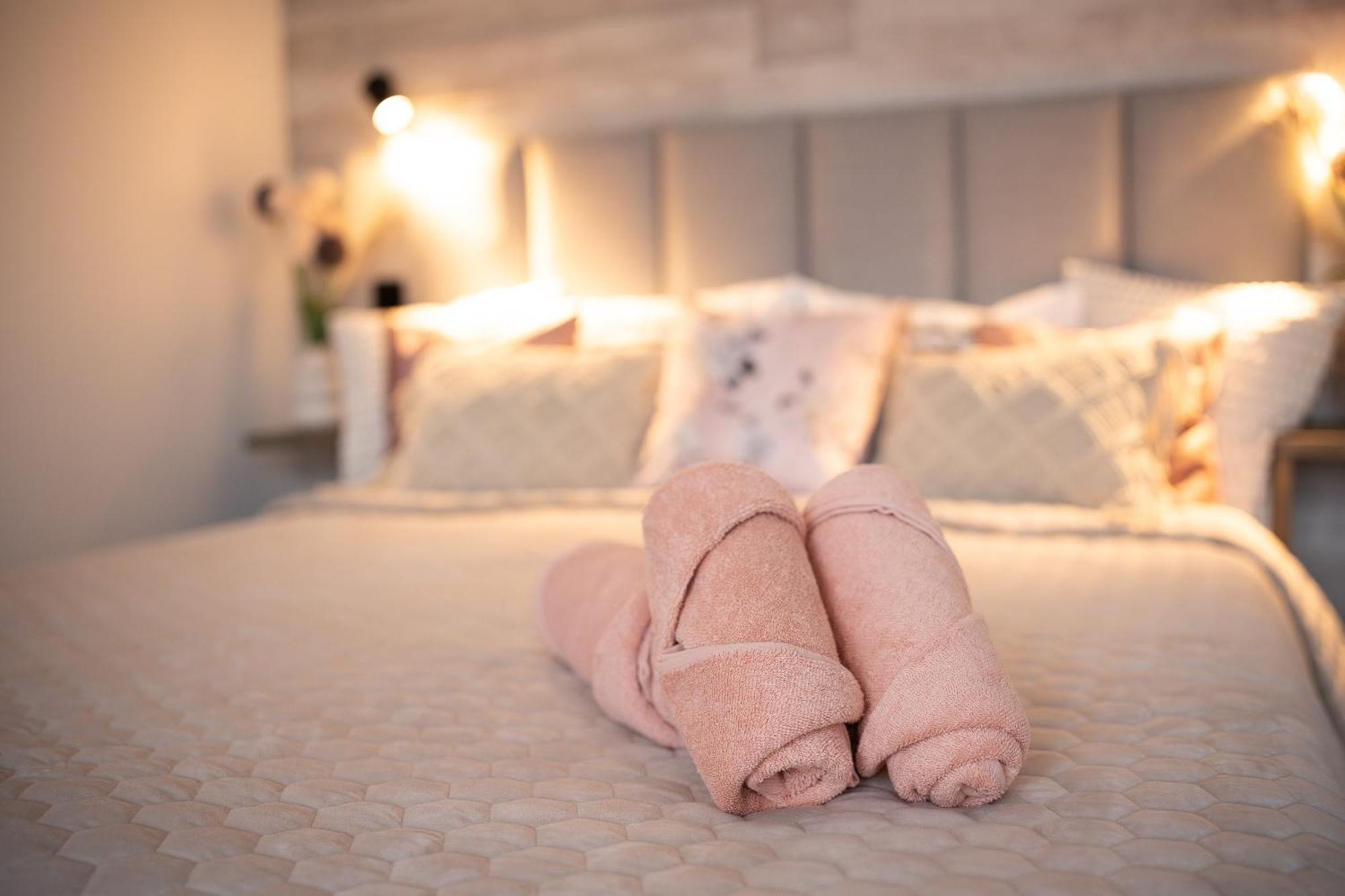 Green Garden & Private Parking Apartments With Playground 리가 외부 사진