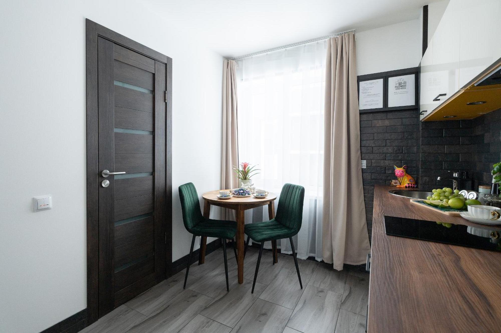 Green Garden & Private Parking Apartments With Playground 리가 외부 사진