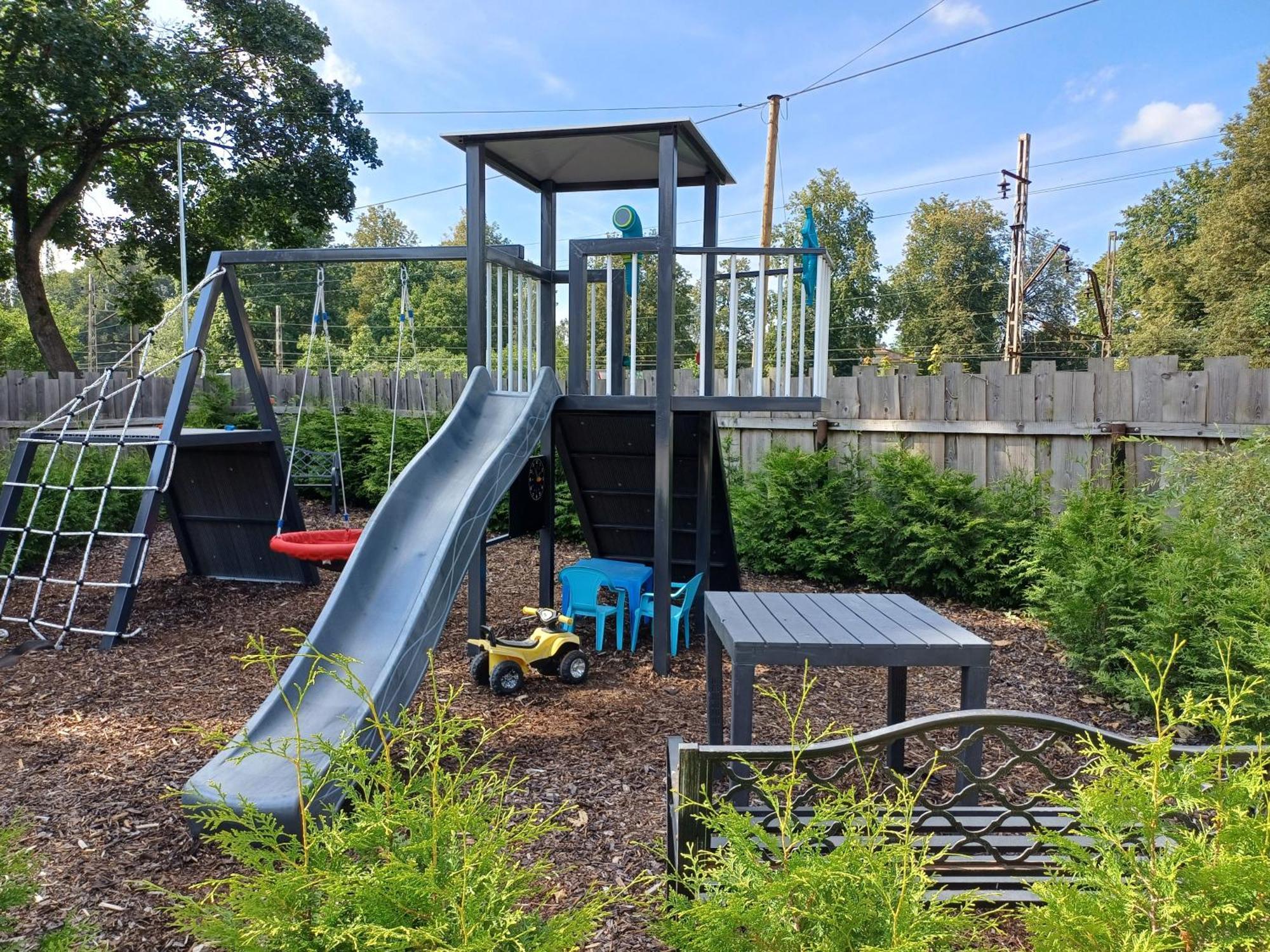 Green Garden & Private Parking Apartments With Playground 리가 외부 사진