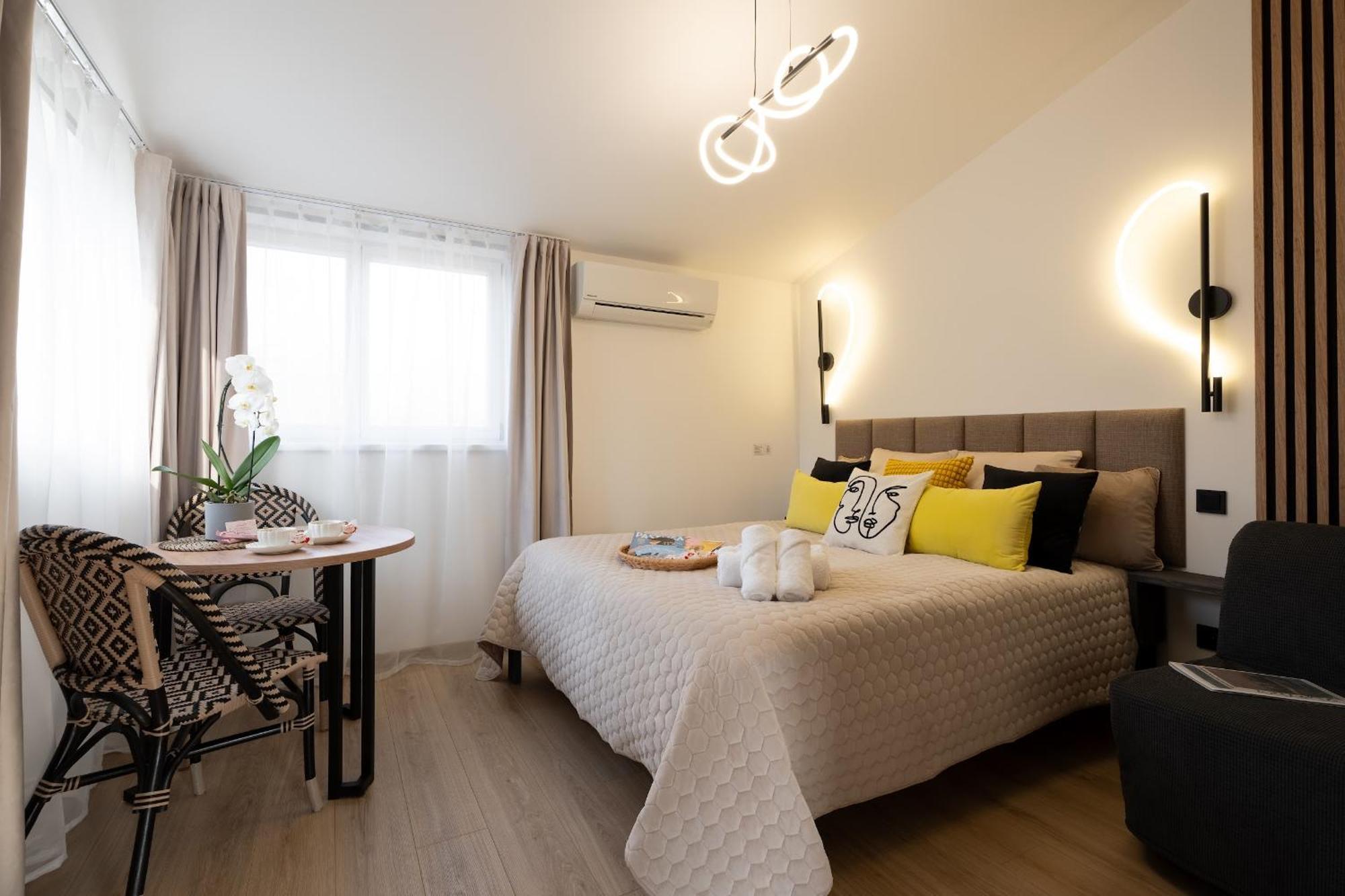 Green Garden & Private Parking Apartments With Playground 리가 외부 사진