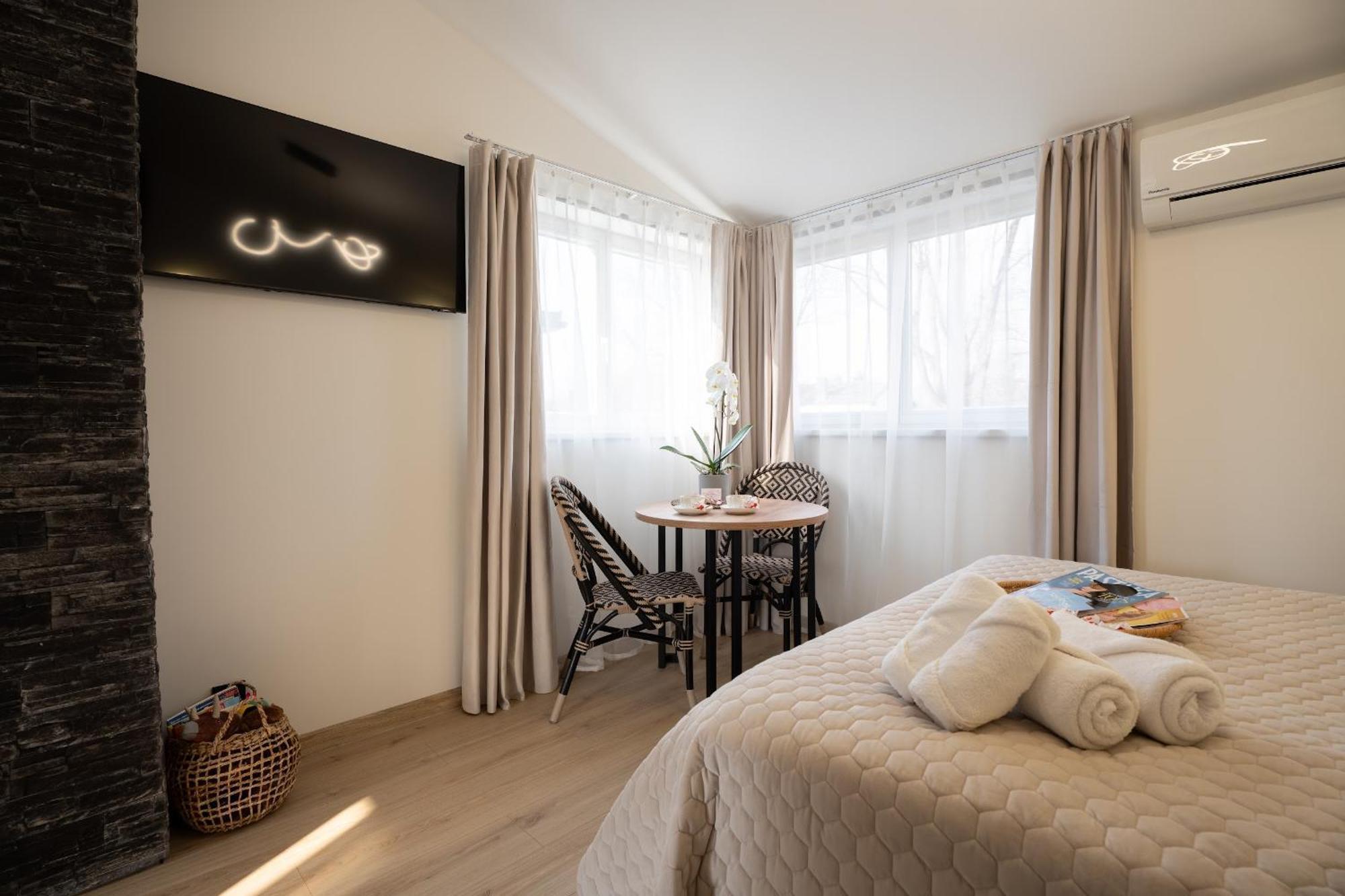 Green Garden & Private Parking Apartments With Playground 리가 외부 사진